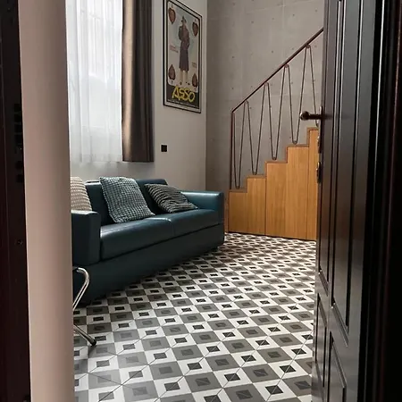 Daire Legacy Of Milan, A Stylish Mini Loft